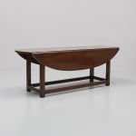 511878 Coffee table